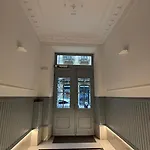 La Romantica Urdaneta