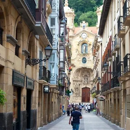 La Romantica Urdaneta 아파트
